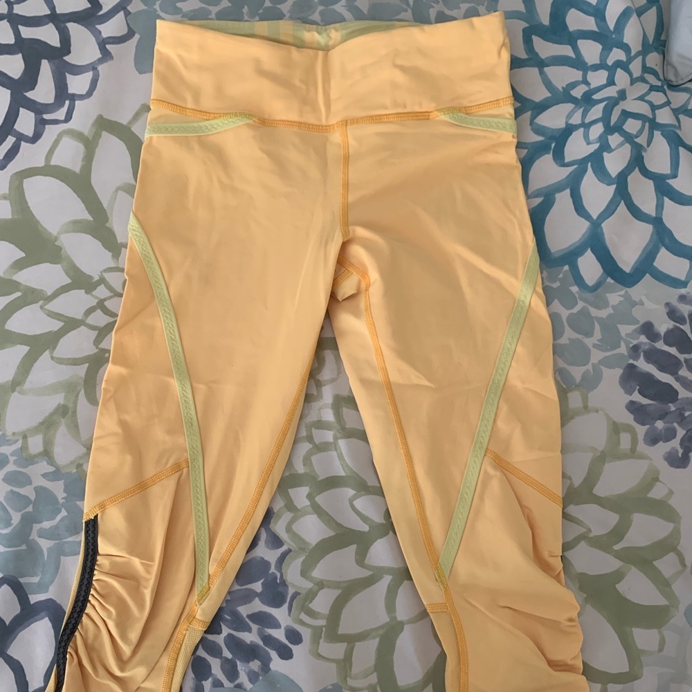 Sunshine yellow lululemon crop
